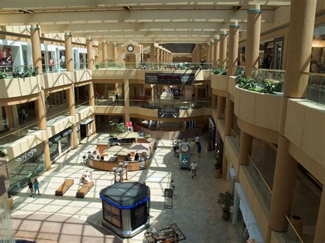 SCOTTSDALE FASHION SQUARE .